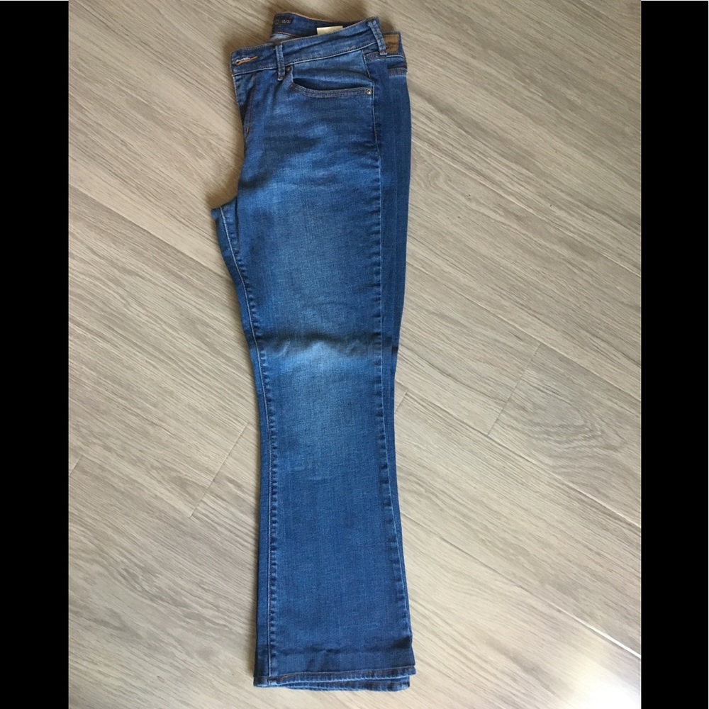 Classic Rise Bootcut Levis - Picture 3 of 7